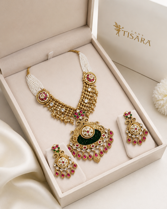 Anagha Maharani Kundan set
