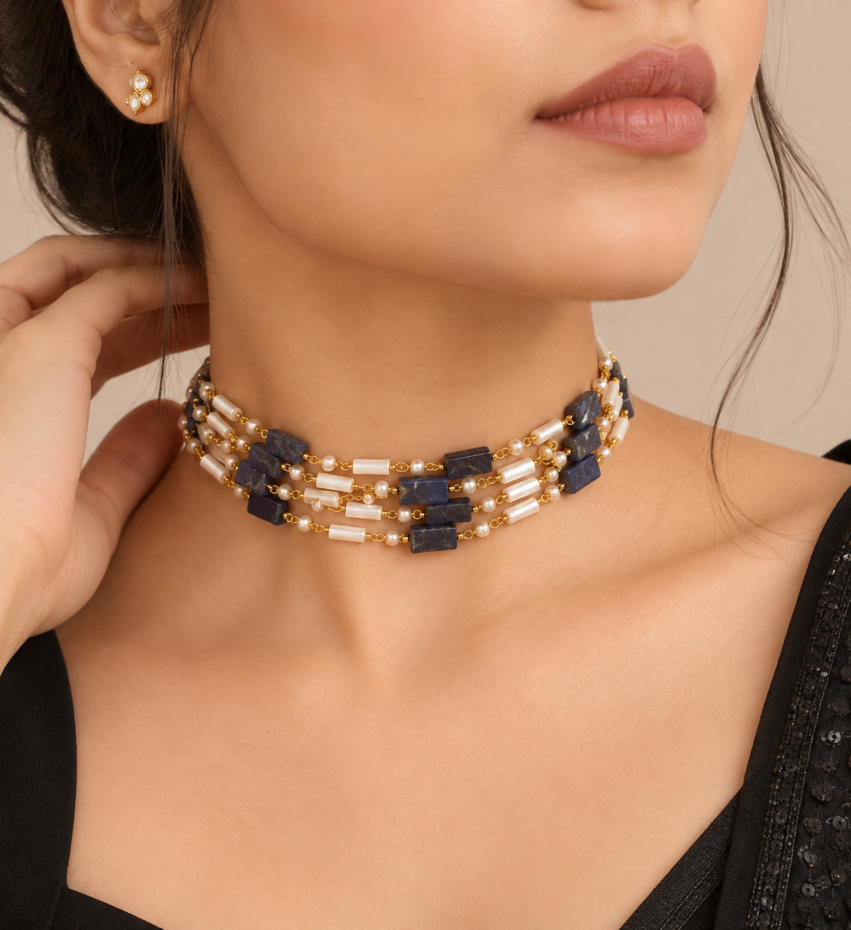 Lepis stone choker