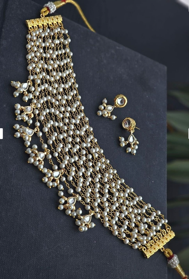 Sanskriti Pearl Choker with earrings