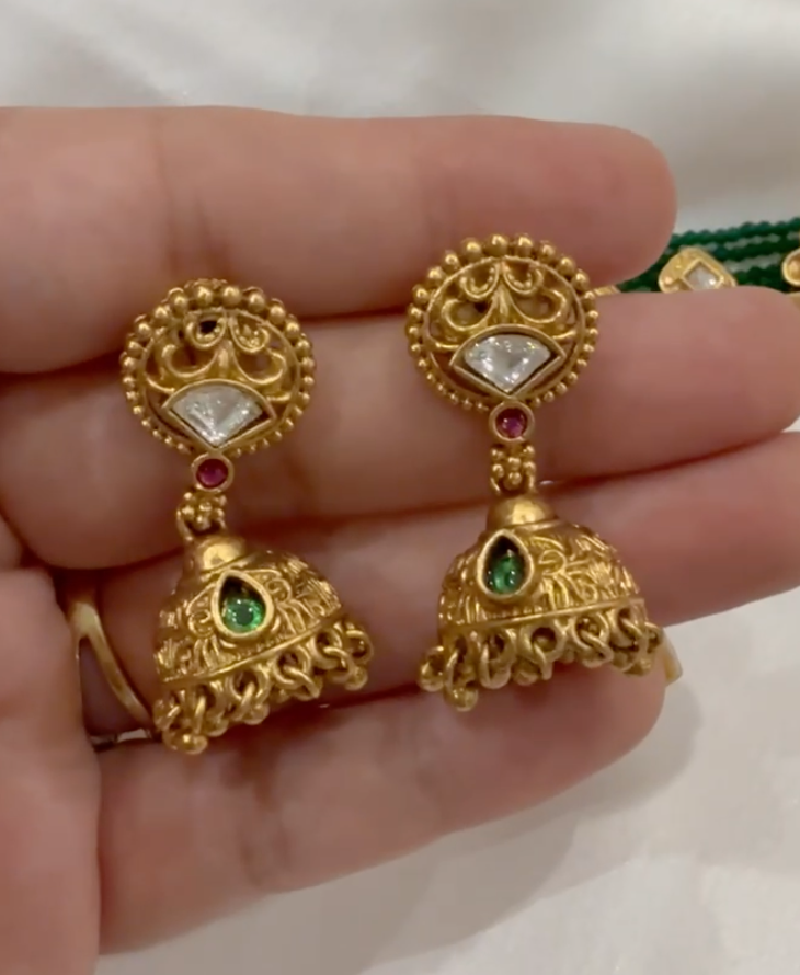 Yashasvi set with jhumka