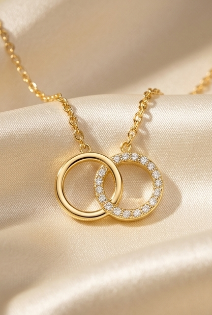 Interlocking circle pendant