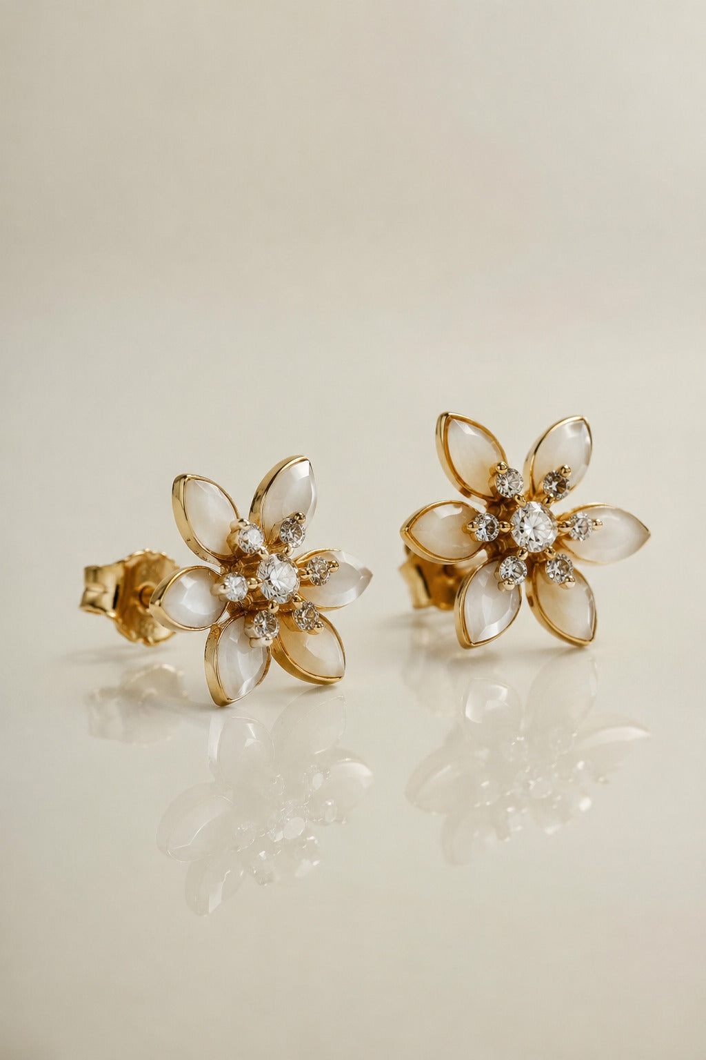 Teya White Floral Studs