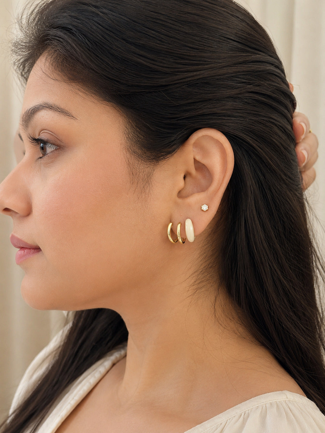 White maze earrings